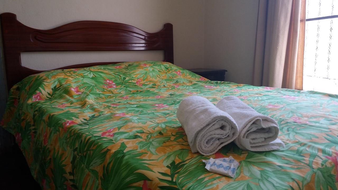 Hotel Madrid เมนเจส ภายนอก รูปภาพ