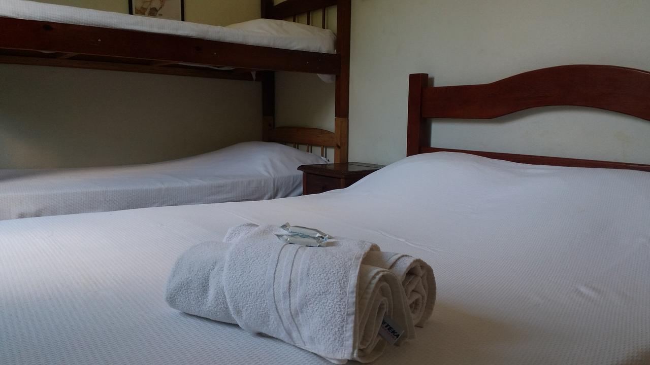 Hotel Madrid เมนเจส ภายนอก รูปภาพ