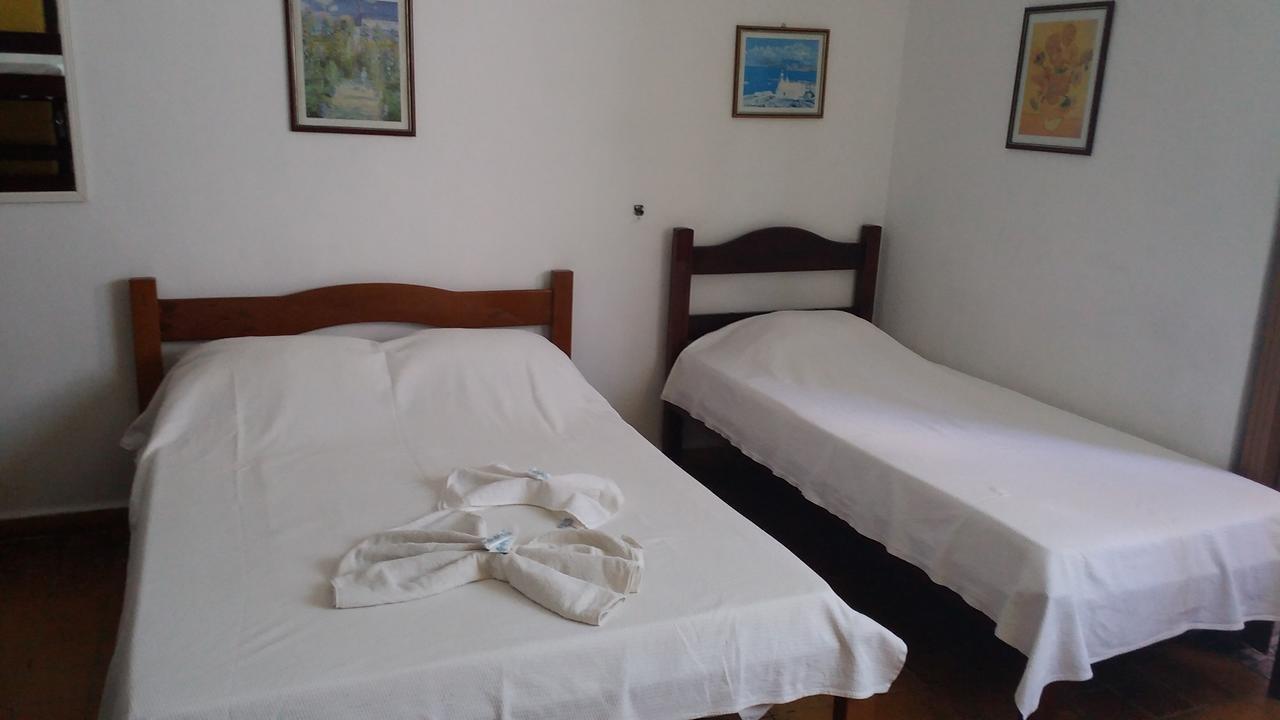 Hotel Madrid เมนเจส ภายนอก รูปภาพ